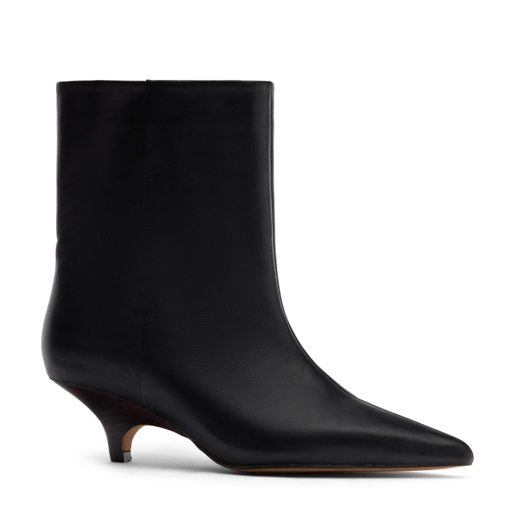 Zwarte leren enkellaarsjes met kitten heel