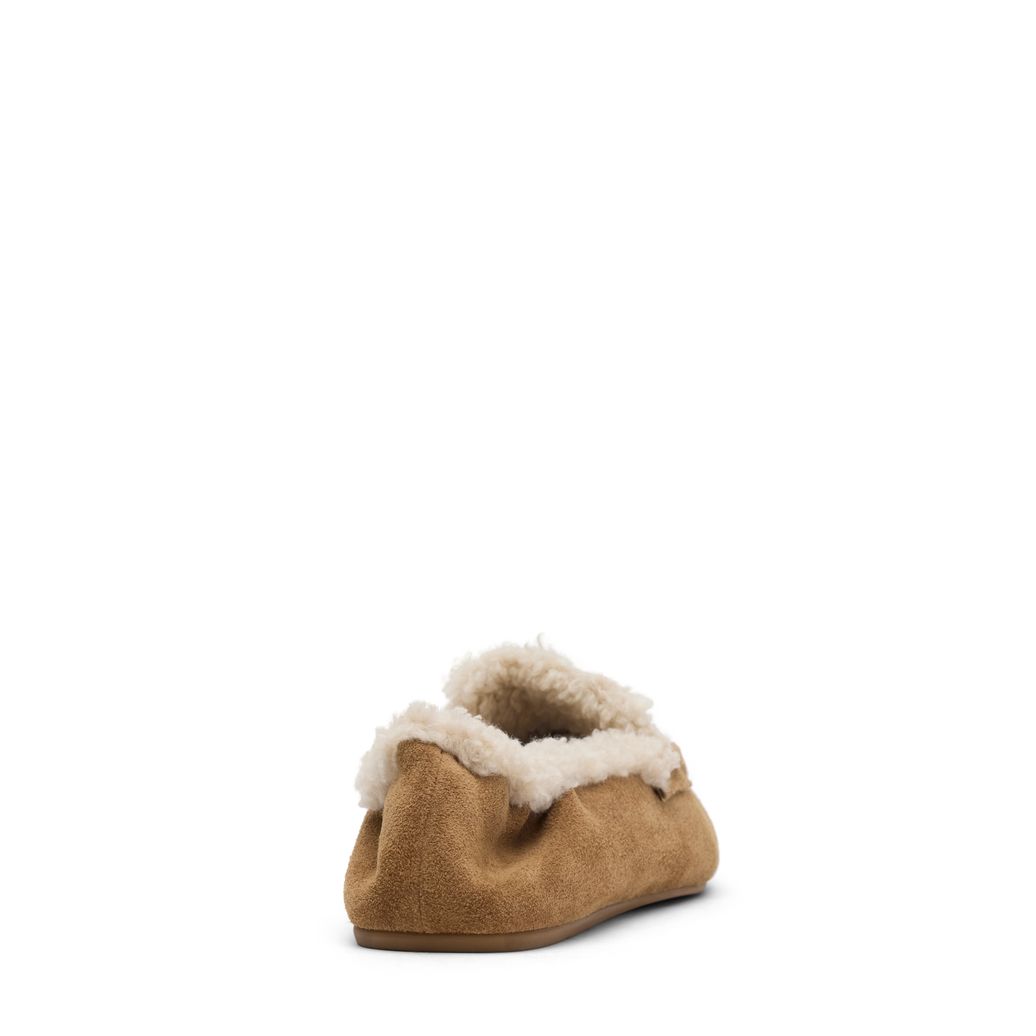Beigefarbene Veloursleder-Loafer mit Kunstfellfutter