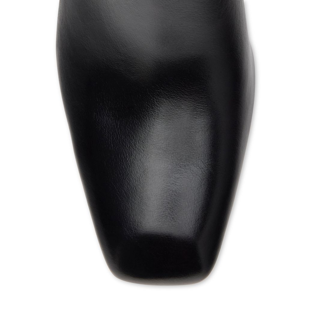 Schwarze Lederstiefeletten mit Absatz