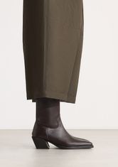 Dunkelbraune Lederstiefeletten mit Absatz