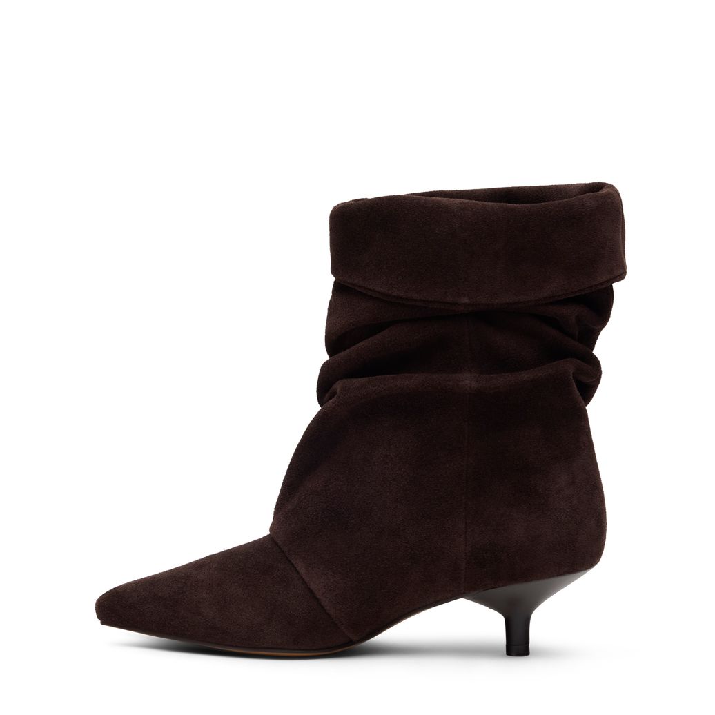 Dunkelbraune Slouchy Boots aus Veloursleder mit Fransen