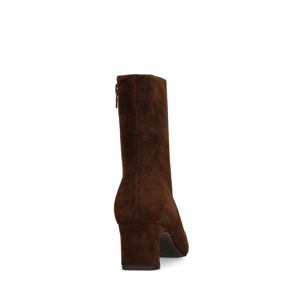 Bottines en daim marron à talon