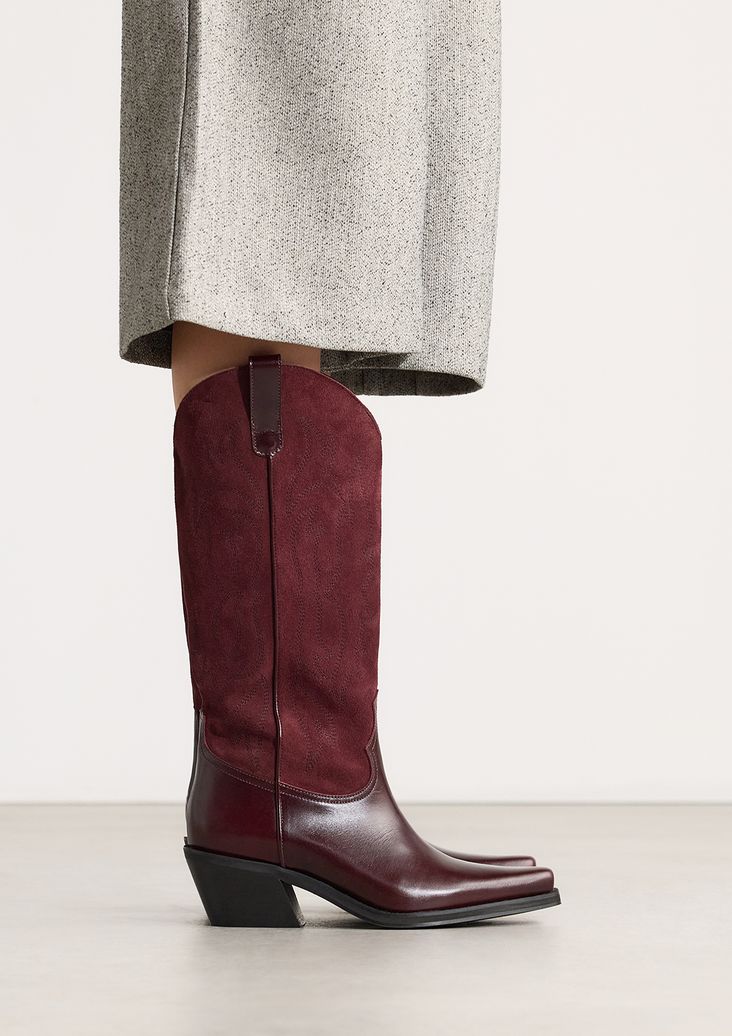 Bordeauxrote Cowboystiefel aus Leder mit Veloursleder-Details