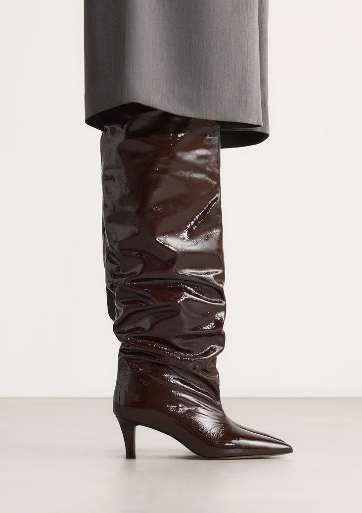 Bottes hautes en cuir verni marron foncé
