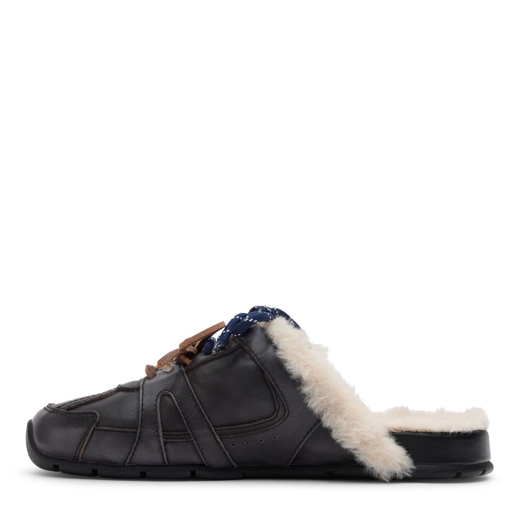 Greywashed faux fur sneaker muiltjes