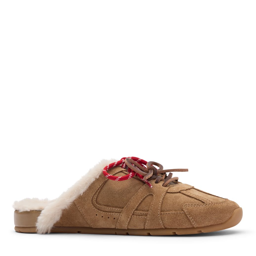 Beigefarbene Sneaker-Mules aus Veloursleder mit Kunstfellfutter