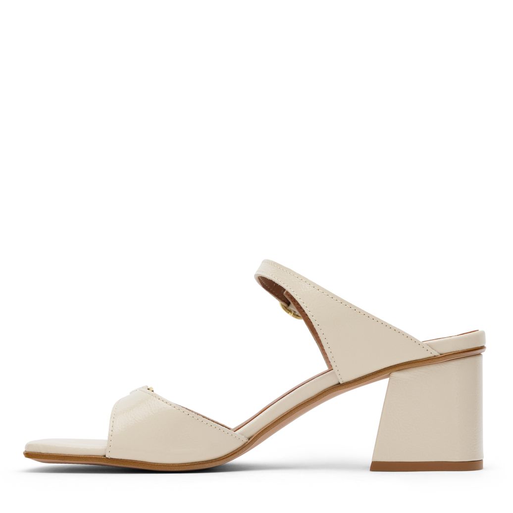 Offwhite Sandaletten aus Lackleder mit Absatz