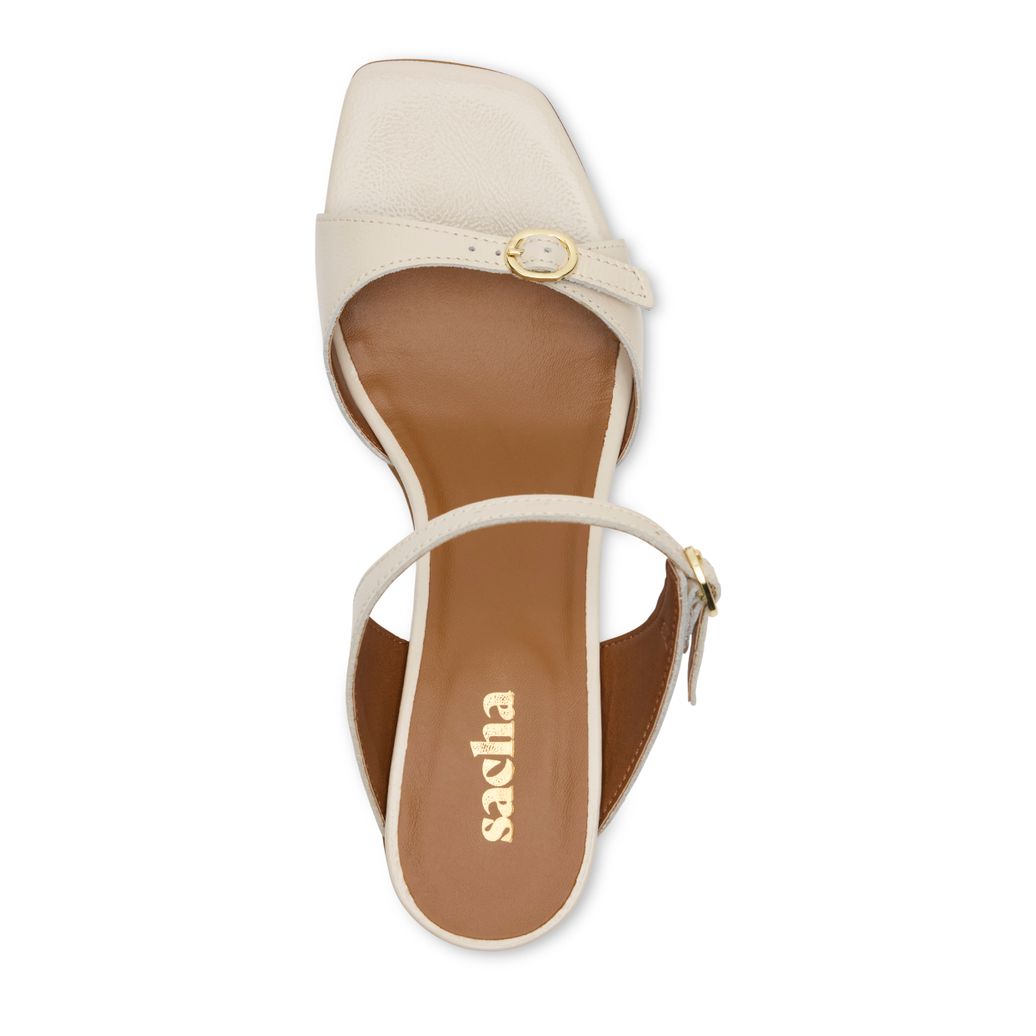 Off white lakleren sandalen met hak